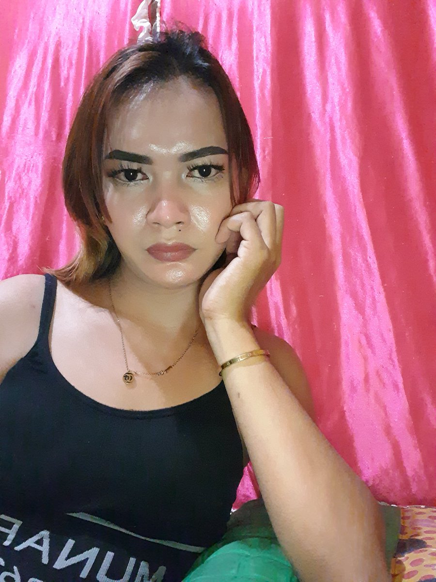 WariaPuri's tweet photo. Hello, how are you today don't forget to smile no matter what the obstacles are Keep spirit🙏💋❣ @robisramiress @robisramiresss 💝🥰 https://t.co/JlCASIhzj8