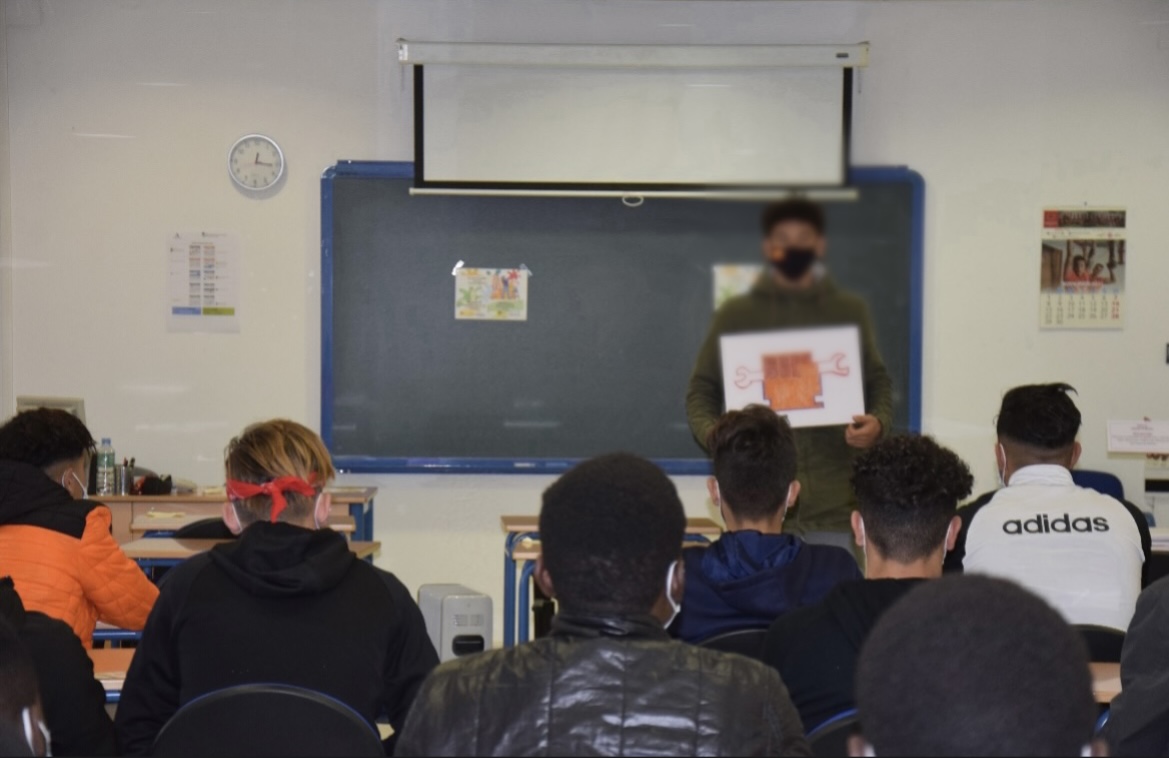 REDACOGE's tweet photo. 1. Un año más, desde el proyecto Empoderamiento de jóvenes hemos trabajado para acercar la realidad de la juventud en movimiento al conjunto de la sociedad a través de metodologías participativas basadas en enfoque de derechos e infancia 👉https://t.co/qxca76Dtdt https://t.co/xW9rXPLN2c