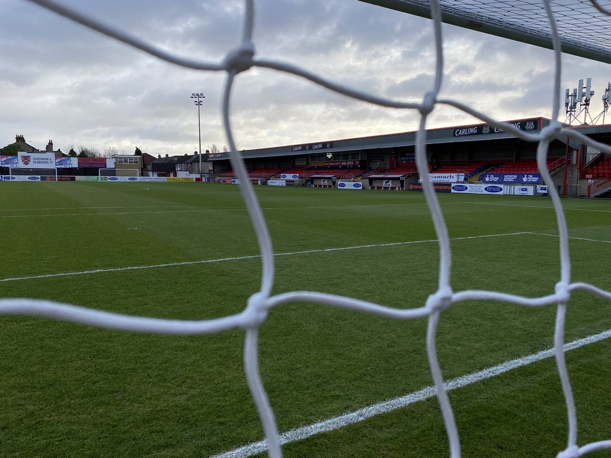 Dag_RedFC's tweet photo. Itโs a beautiful day for some football down at Victoria Road! ๐ค
Tickets are on sale online until 1๏ธโฃ2๏ธโฃ midday ๐
#COYDโ๏ธ https://t.co/qq60EfbbwJ