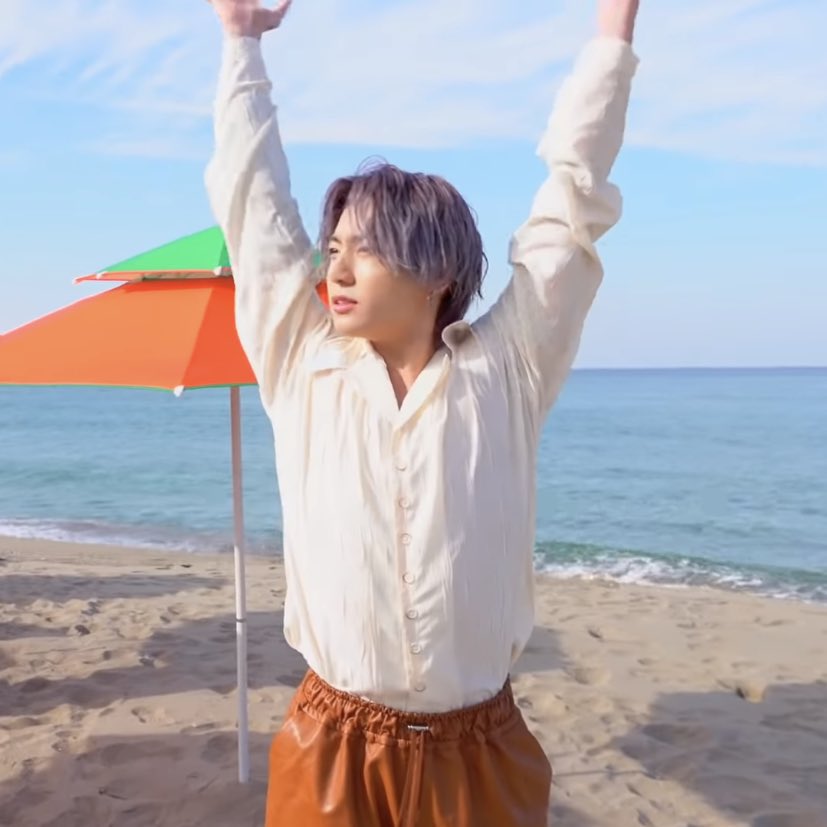 nnnxwenkookie's tweet photo. มีนากุกอยากลงไปสะบัดหางในทะเลจังเลยค่ะ https://t.co/wO40iHcHEL