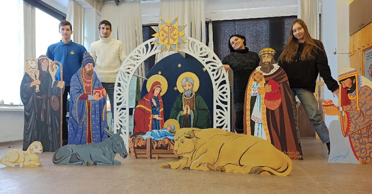 В преддверии Рождества Христова и Нового года кафедрой живописи Гуманитарного колледжа и кафедрой изобразительного искусства Поволжского православного института был реализован проект - "Рождественский вертеп" в рамках проекта ЧЕТЫРЕ СЕЗОНА: СЕМЕЙНЫЕ ТРАДИЦИИ В СОВРЕМЕННОМ ГОРОДЕ