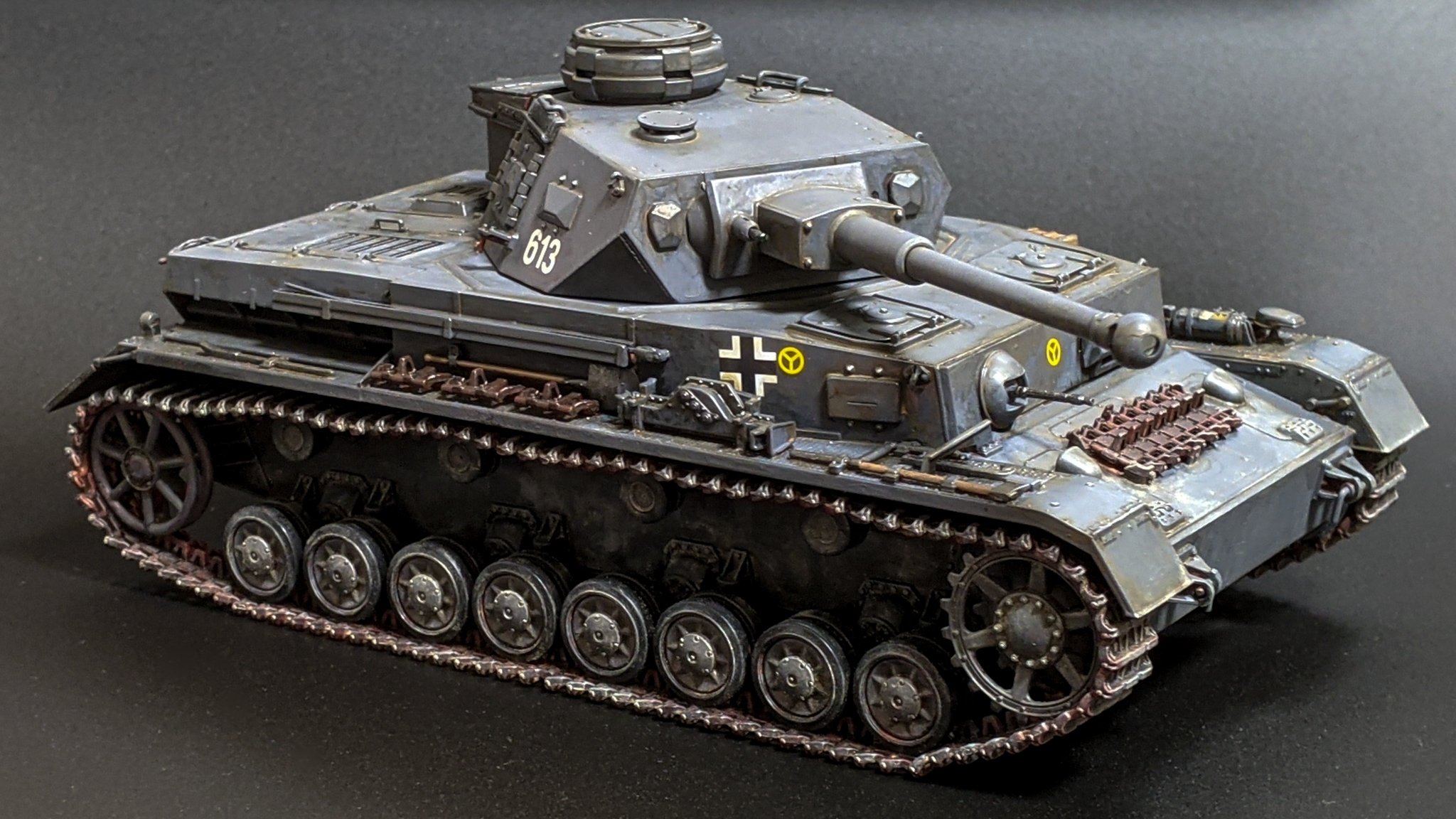 Shaw A 232 タミヤ1 35 ドイツiv号戦車g型 初期生産車 完成です 初めて戦車模型を作りましたが とても楽しかったです オール筆塗りで仕上げました タミヤ T Co Jmttf3h1uz Twitter