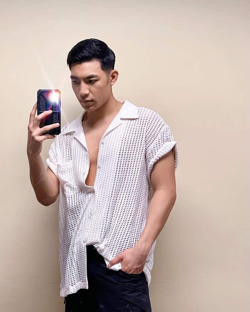 DarrenTrendsOfc's tweet photo. We won't get used to this surprise posts! We love this exceedingly handsome, Darren!🔥💚

@Espanto2001 #DarrenEspanto https://t.co/BtzcP6GR12