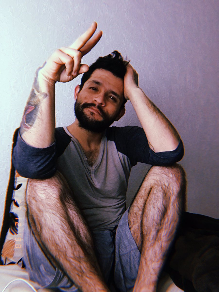 ErickEfso's tweet photo. Good morning babes #bearded #coolmornings #TATTOO #hairygays https://t.co/itLuCLZDbS