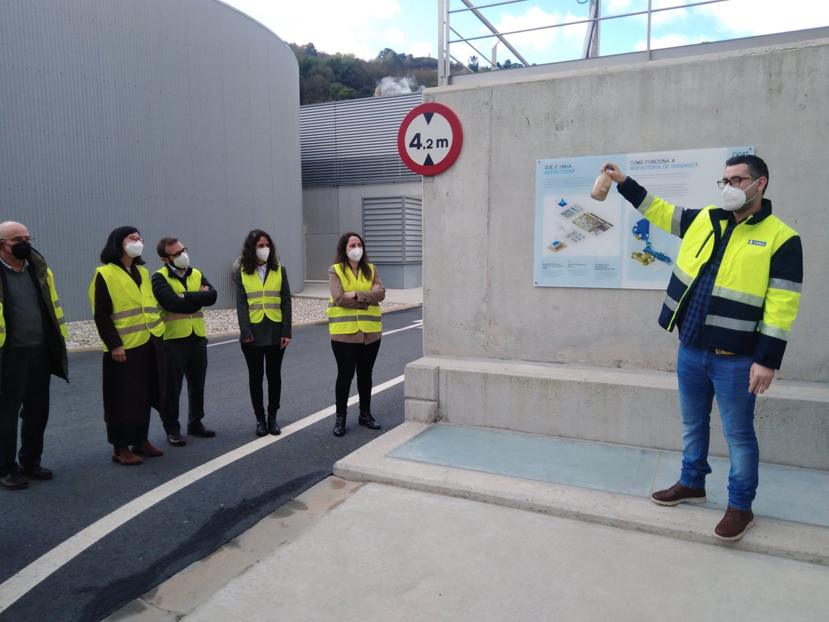 CETAQUA's tweet photo. Tras el acto, visitamos la planta piloto de #CIGATBIOFACTORIA para conocer las #tecnologías desarrolladas y los resultados obtenidos.

Desde @CETAQUA agradecemos a @VIAQUA, @Xunta y @OurenseConcello por habernos acompañado en esta excelente jornada.

¡Junt@s generamos cambio! https://t.co/TyJM892kFZ