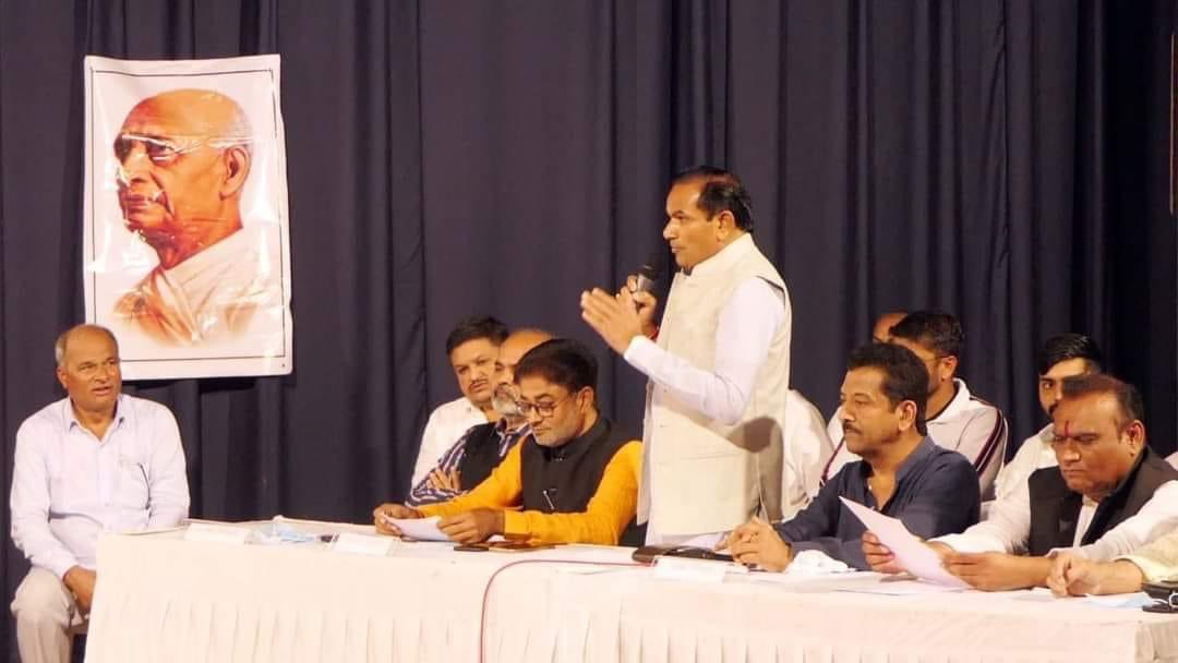 ગુજરાતની ભાજપ સરકારના ગંભીર અને ગુનાહિત છબરડા સામે વિરોધ વ્યક્ત કરવા હેમુ ગઢવી હોલ, રાજકોટ ખાતે "કાલ્પનિક વિધાનસભા" યોજી વિરોધ પ્રદર્શન કાર્યક્રમ કરવામાં આવ્યો હતો.<a href="/IG_Gohil_/">Dr. Indravijaysinh Gohil</a> <a href="/RaghusharmaINC/">Dr. Raghu Sharma</a> <a href="/jagdishthakormp/">Jagdish Thakor</a> <a href="/DrCJChavda1/">Dr. C J Chavda</a> <a href="/Mahipalsinh_INC/">Dr Mahipalsinh Gadhavi</a> <a href="/Neerajkundan/">Neeraj Kundan</a> @SatveerINC 

#Gujarat
