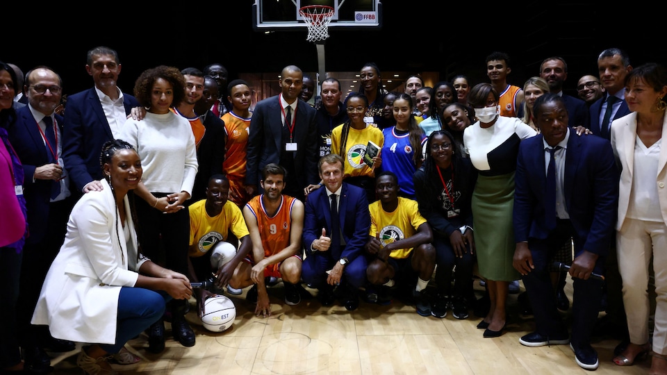 Financialafrik's tweet photo. Par Mark Doumba, CLIKAFRIK Group.

https://t.co/DA3K3A7fcB https://t.co/Pds1XdjFV0
