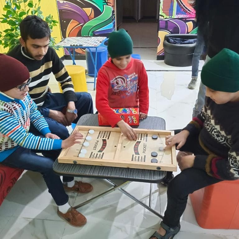 silverlinersorg's tweet photo. By the Grace of Allah, 'SilverLiners Youth Club' officially launched in Rawalpindi. A safe &amp; fun environment for kids to play &amp; interact with other children.

Greatful to Vice-Chairman, Chairman and Mayor Sardar Muhammad Naseem Khan.

#25DecMAJinnahDay #PakistanZindabad https://t.co/XbPYp4cV4H
