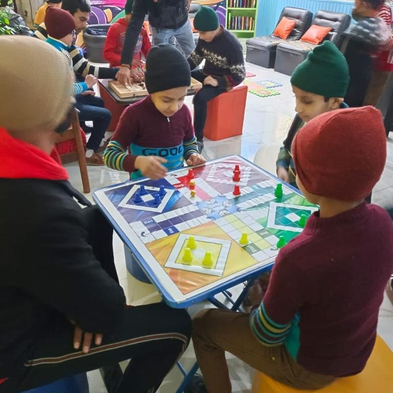 silverlinersorg's tweet photo. By the Grace of Allah, 'SilverLiners Youth Club' officially launched in Rawalpindi. A safe &amp; fun environment for kids to play &amp; interact with other children.

Greatful to Vice-Chairman, Chairman and Mayor Sardar Muhammad Naseem Khan.

#25DecMAJinnahDay #PakistanZindabad https://t.co/XbPYp4cV4H