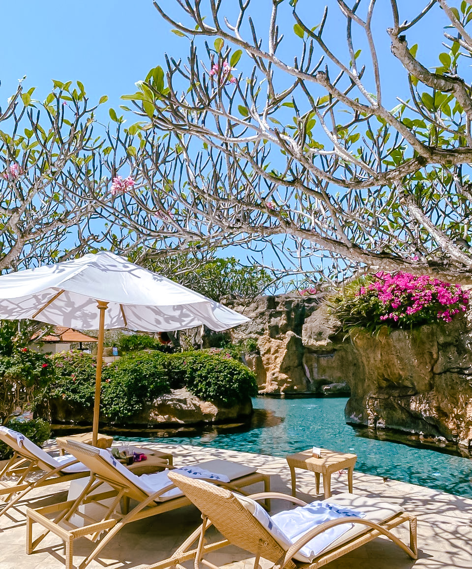 grandhyattbali's tweet photo. A glimpse of the heavenly getaway awaits. Relax by the pool pr play under the sun, the choice is yours.
Photo by feet2feed on Instagram
Check out our Festive Season promotion: Photo by @feed2feet on Instagram
#grandhyattbali #grandhyatt #poolday #daypasspool #daypassbali https://t.co/di3cuXdBMW