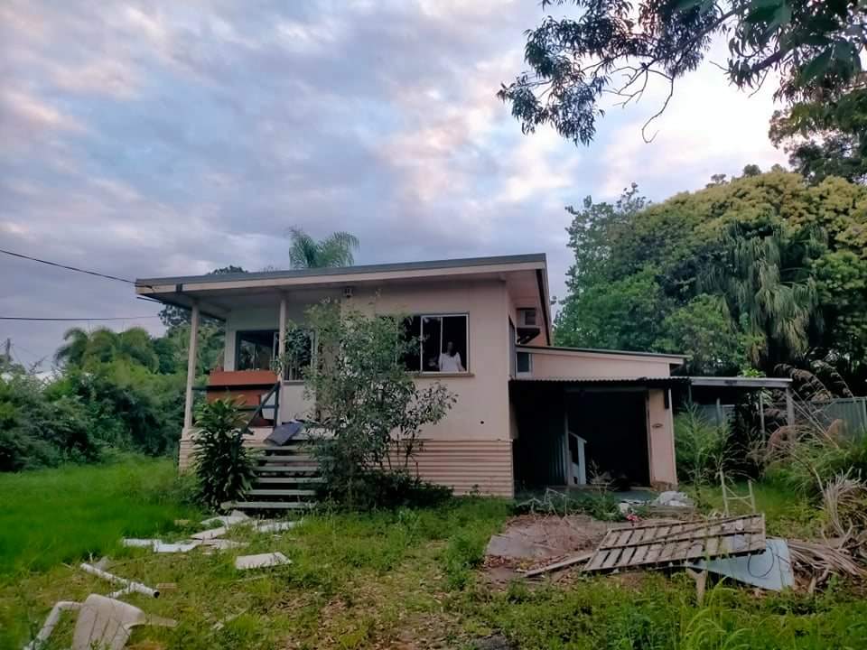househunterzz's tweet photo. Ghost Lady 

#hauntedhouse #urbex #abandoned #house https://t.co/ABevBwoLHG