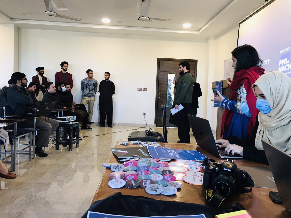 shah_laiba45's tweet image. #PMLhacks happening now powered by @pmlabpk