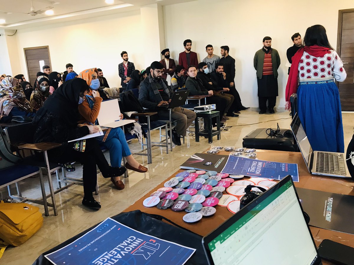 shah_laiba45's tweet image. #PMLhacks happening now powered by @pmlabpk