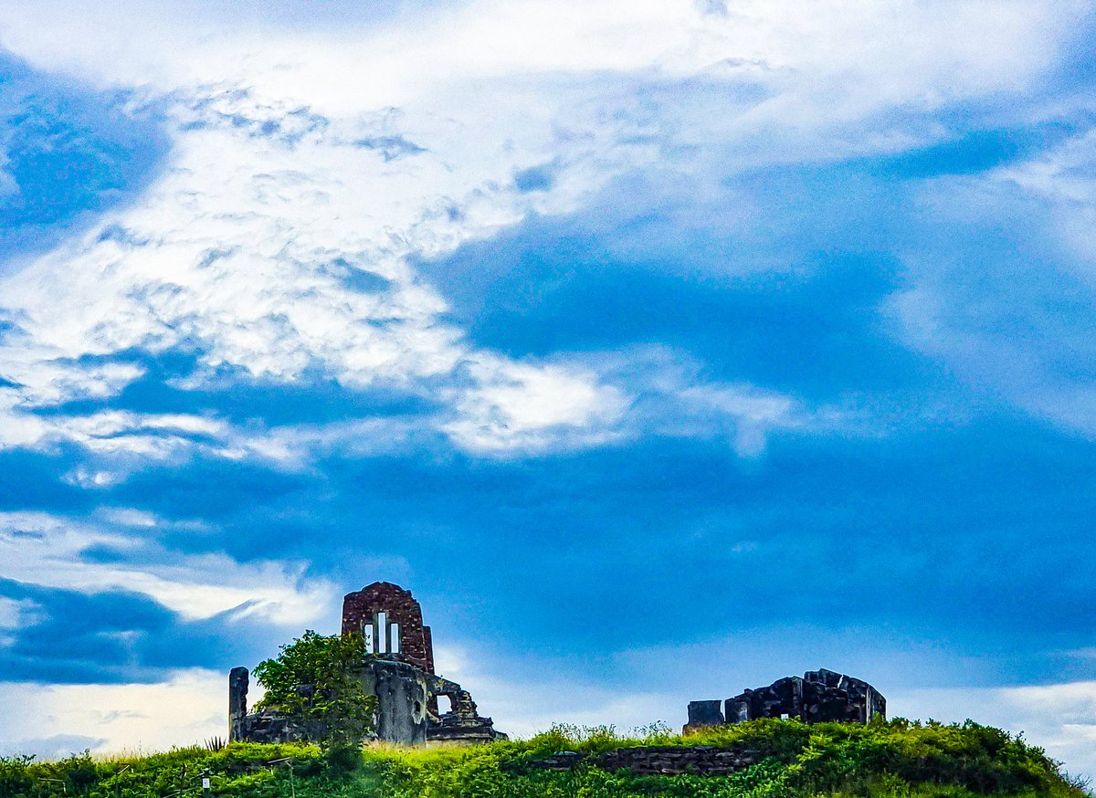 Ruins of a Church in Kyaka, Karagwe, which was bombed during the Kagera War by the tyrant Iddi Amini. #pichazasimu <a href="/pichazasimu/">#pichazasimu</a>