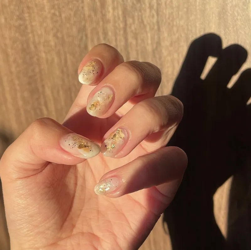 ˏˋ Patra編集部ˎˊ もうすぐ成人式 一生に一度の日には振袖や髪型はもちろん ネイルにもこだわってみない 編集部おすすめはこの4つ 振袖にぴったり 和柄ネイル ゴージャスな ゴールドネイル セルフでも真似しやすい フレンチ