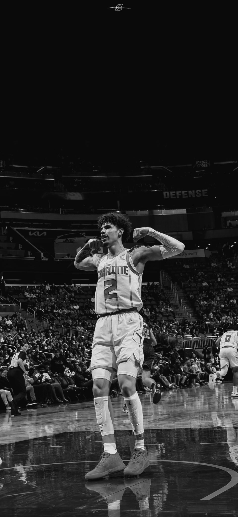 بوعّوف on X: #Wallpaper - LaMelo Ball B&W : #AllFly