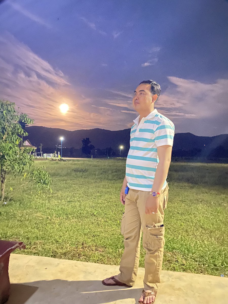 LongVannak2's tweet photo. beautiful night https://t.co/vwt7WeMPWa