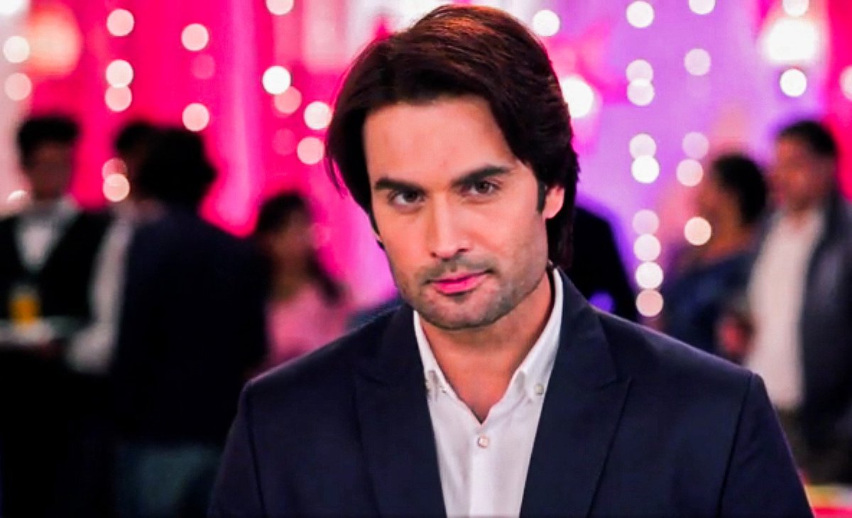 benimlemisinn's tweet photo. "Log rishton ko naam se jante hain 
Aur main ehsaas se."😍❤️
An appreciation tweet for #VivianDsena he looked so amazing and these expressions! Omgg😚✌🏻
#SirfTum https://t.co/HtXhlLy4sG