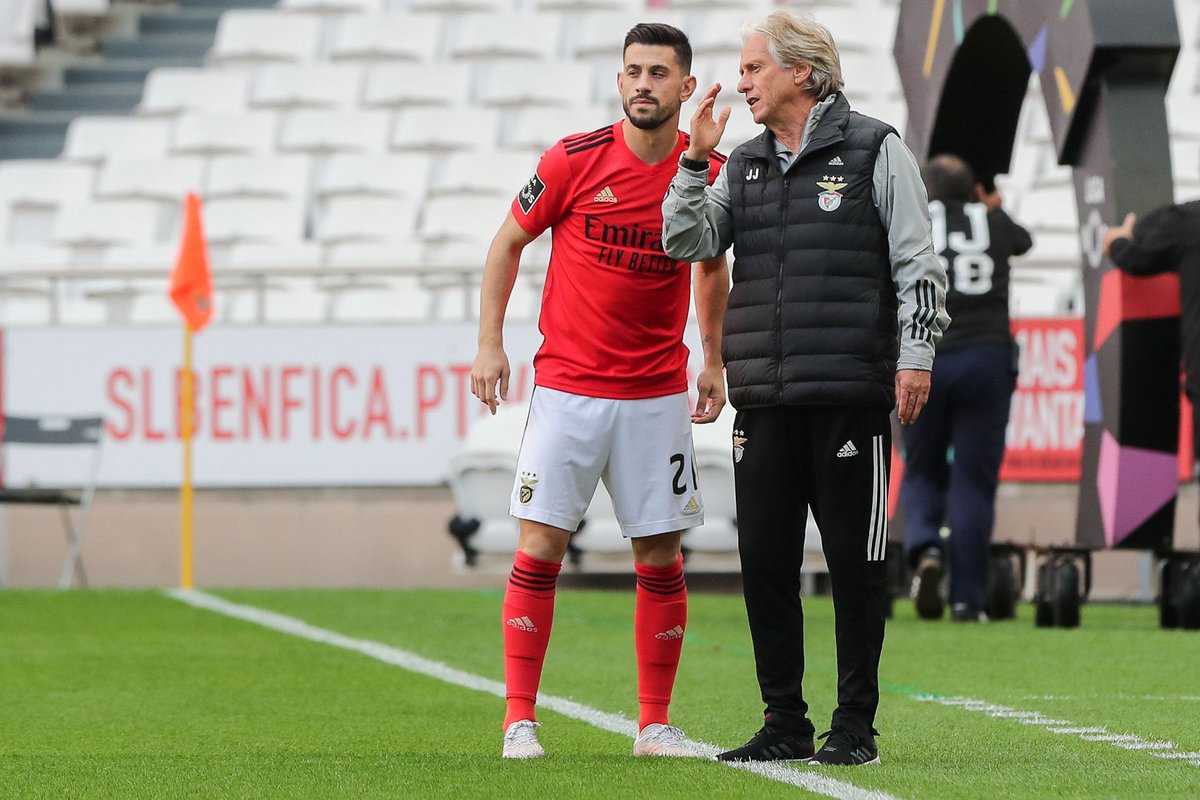 OFuraRedes's tweet photo. Pizzi terá dito ao grupo, no Dragão, que "todos no Benfica tinham de estar focados e concentrados, inclusive o treinador." 

E foi isso que Jorge Jesus não gostou.

Ouvido na CNN. A ser verdade, não mentiu. https://t.co/DxPRiwUPQH
