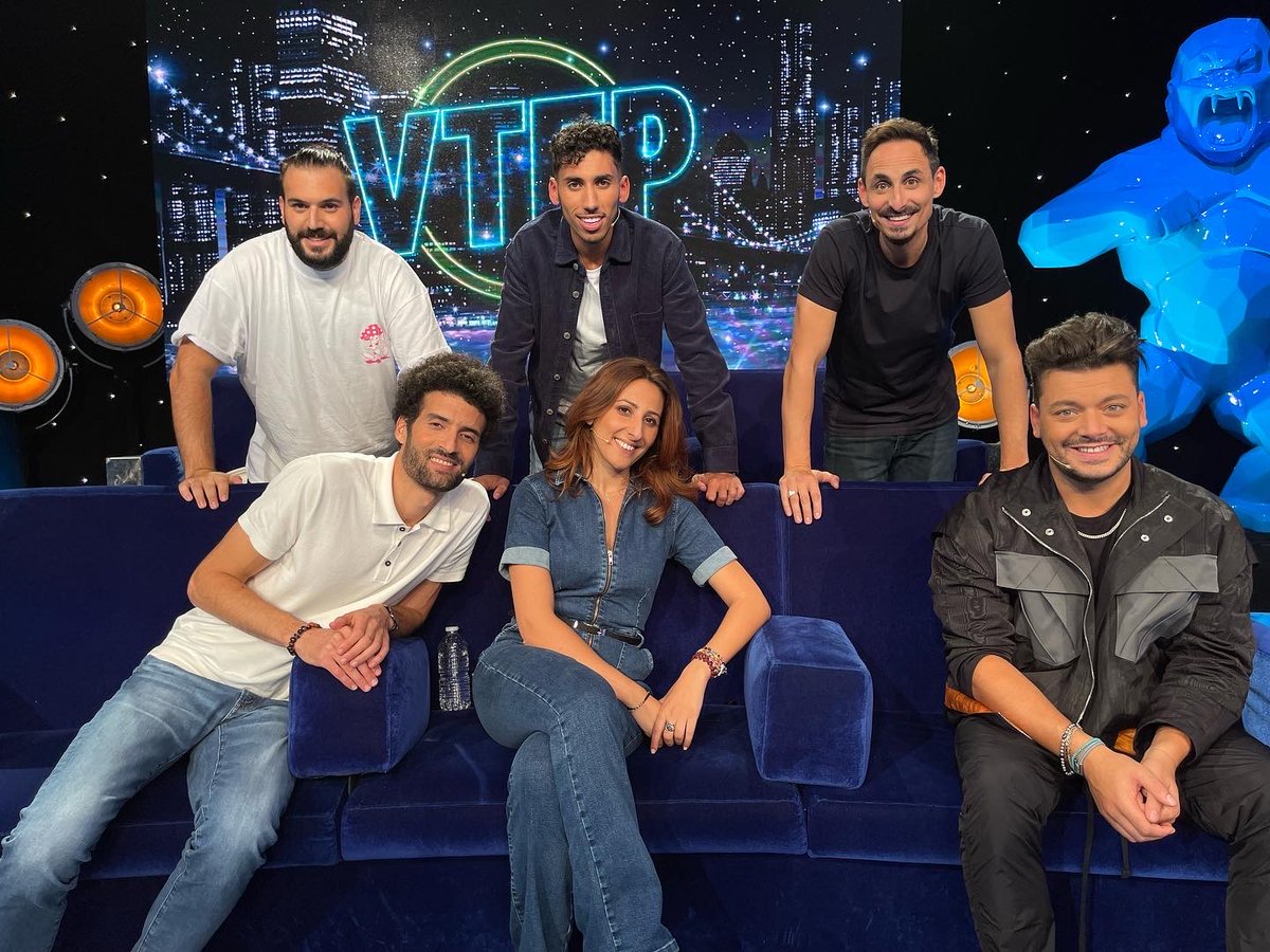 VTEP_TF1's tweet photo. 💥 2 x plus de #VTEP inédits à retrouver en Replay toute la semaine sur @MYTF1 :
❄️ #VTEP Spécial #FridgeComedyClub👉https://t.co/Tuvz5uvna9 

🔥 #VTEP Cocooning 👉https://t.co/OXsCRyJQ1N

© @Satisfaction_tv https://t.co/iPCdR9qIUO