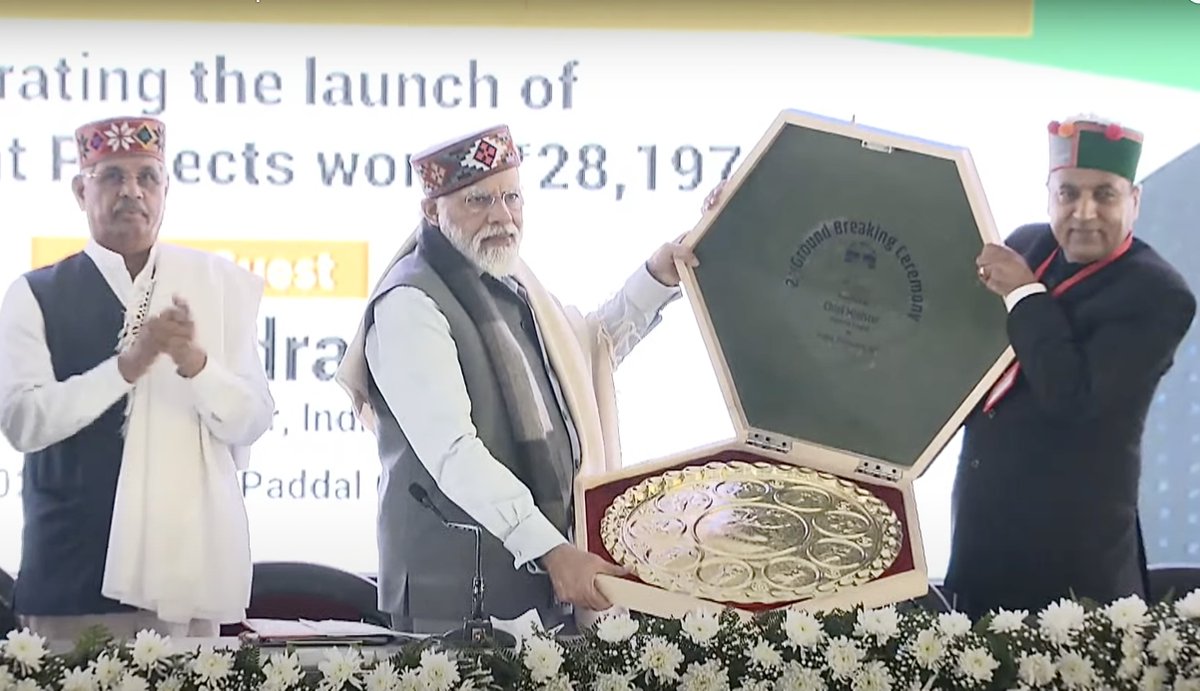 DoIndustries_HP's tweet photo. #HimachalPradesh organised the 2nd Ground Breaking Ceremony on December 27, 2021 at Paddal Ground, Mandi. The grounding of 287 projects worth Rs. 28,197 Crore was held in the gracious presence of our Chief Guest, Shri @narendramodi, Prime Minister of India.
#GBC2 #RisingHimachal https://t.co/gC3Pe7XVDt