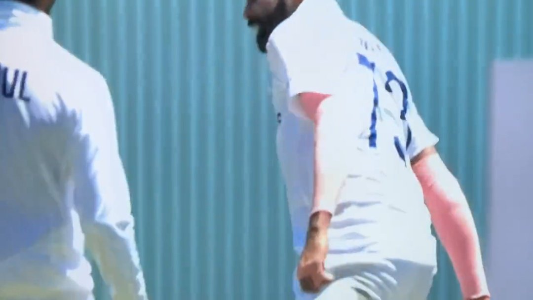 TeamCRonaldo's tweet photo. Cricket Player doing Siiuuuu Celebration after taking the Wicket. 

Influence of Ronaldo 🔥 https://t.co/ZbPlhe0KBR