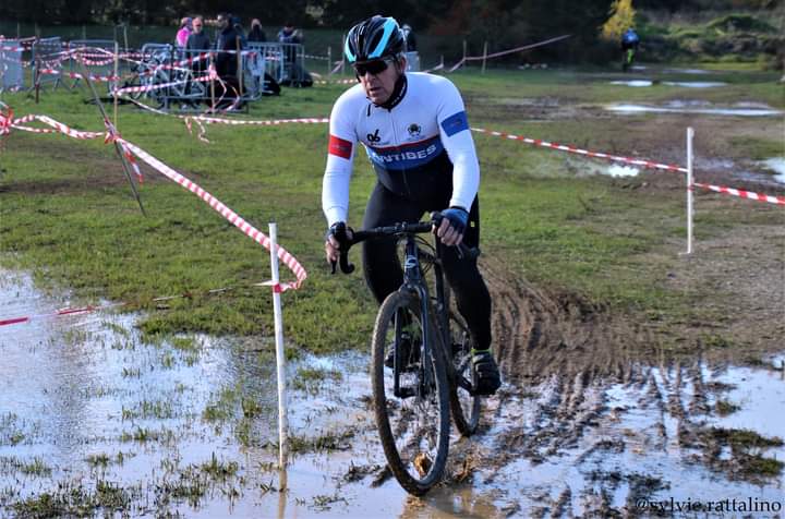 OCCAntibes's tweet photo. 10 / 11 et 12 2021 : FFC - Saison de Cyclo Cross
L'OCCA présent sur les cyclocross de la Région Sud PACA
- Victoria VENGEON (3 Victoires Junior)
- Kevin OLIVES (1 Podium Espoir)
- Thomas BORGHI
- Christophe DUBOIS le plus assidu et exemplaires en Master
https://t.co/4LdszqZ3RG https://t.co/mFR5dL20Vb