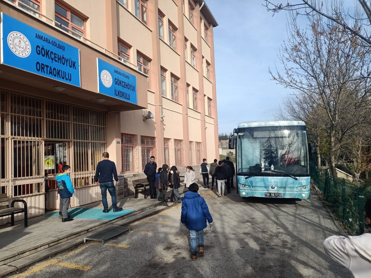 adnanotukenihk's tweet photo. 🚌
Gezici kütüphanemiz bugün Gölbaşı Gökçehöyük İlkokulu'nda. Öğrencilerimiz gezici kütüphanemizle buluştu.
#gezicikütüphane #kütüphanehizmetleri #adnanotukenihk https://t.co/xF69Bap6IN