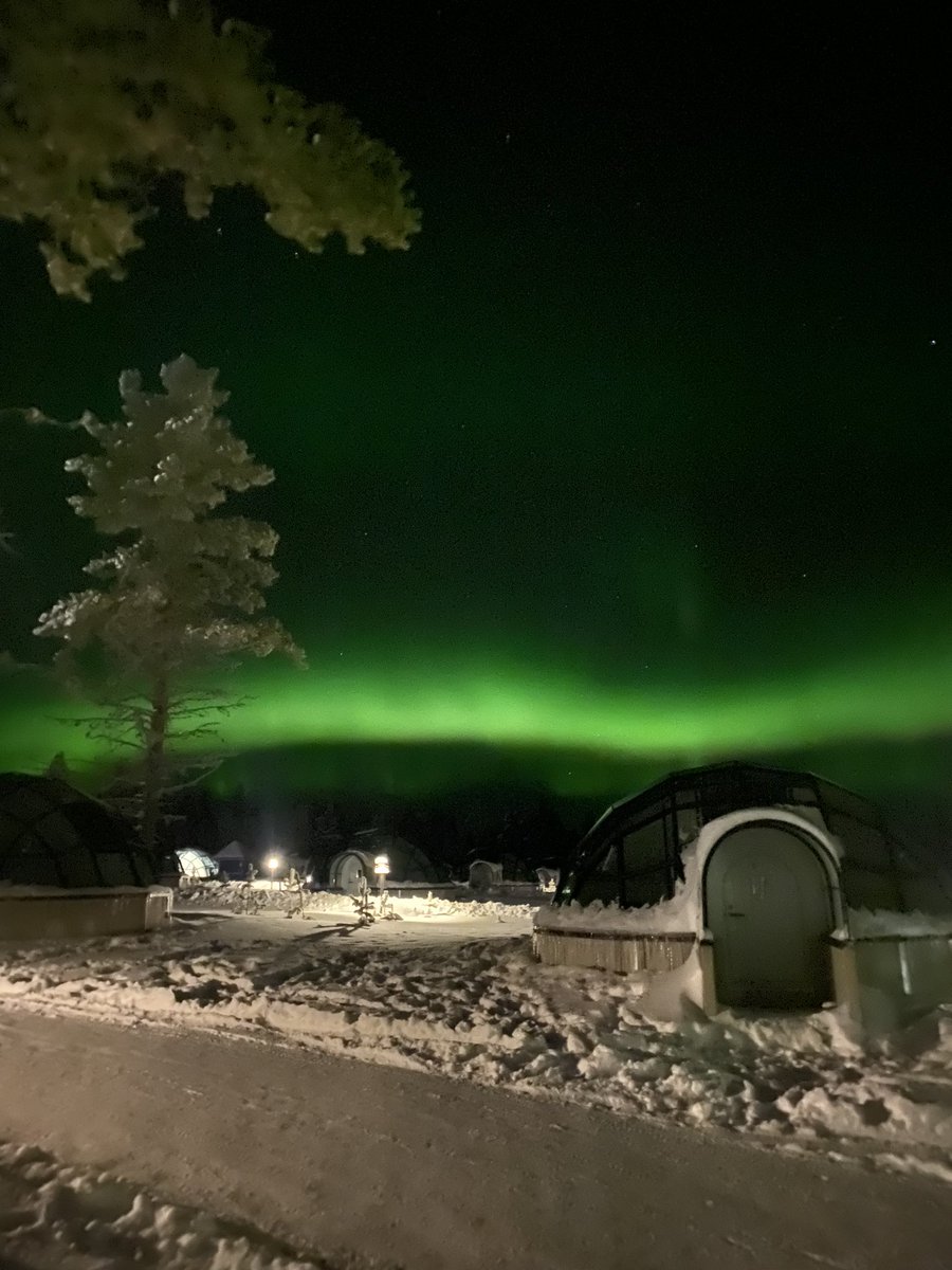 javiboeci's tweet photo. Cosas que hay que ver una vez en la vida..Pelos de punta al recordar estos momentos. #NorthernLights #AuroraBorealis https://t.co/O21n0pN7rg