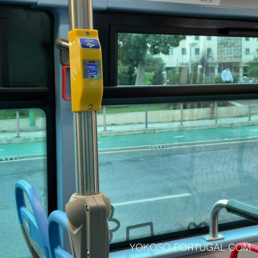 test ツイッターメディア - リスボンのバスにはUSBの充電器がついてました。 #リスボン #ポルトガル https://t.co/BvxwnB7Vao