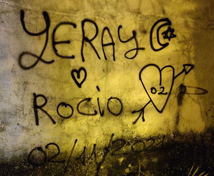 policiaforal_na's tweet photo. El amor nos ciega. Pero, Yeray: debes borrar la pintada, has deslucido un bien privado en Orkoien. Y como te has comprometido, pasaremos...
#SeguridadCiudadana https://t.co/7KXVOw9j1T
