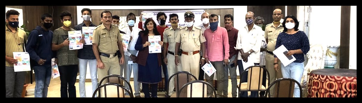 SandhyaRAnvekar's tweet photo. @CPBlr While on an off from duty today was requested by Malleswaram Police to attend an awareness meet on cybercrime.  A good initiative indeed. Police &amp; People should join hands in fighting against social evils. Malleswaram Police 👌🤟 https://t.co/fXGRHinVAK