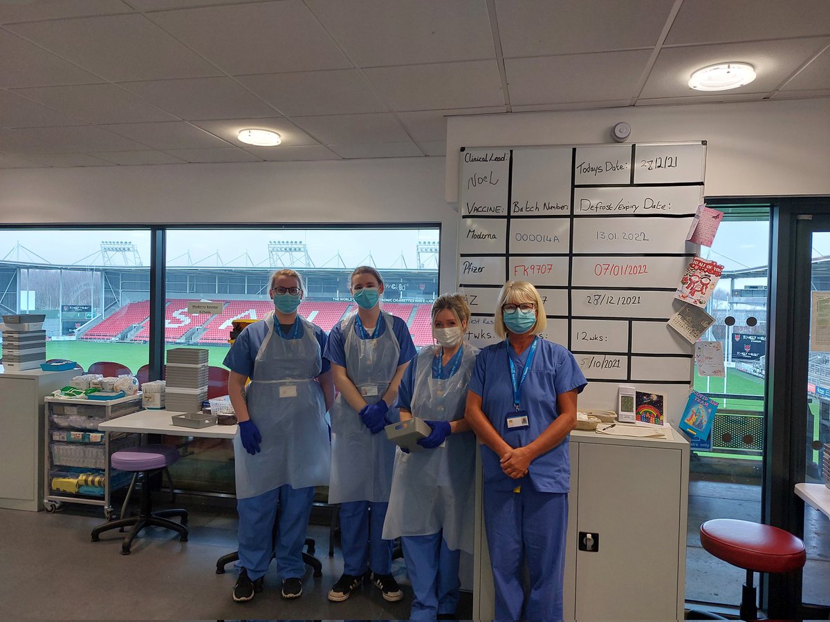 du_health's tweet photo. #teamsthelens it may be a bank holiday but dedicated staff and volunteers are working hard to try and prevent the spread of covid19, vaccinations at Saints, community engagement in Moss Bank and Contact Tracers all working today https://t.co/rrKsq65pOu