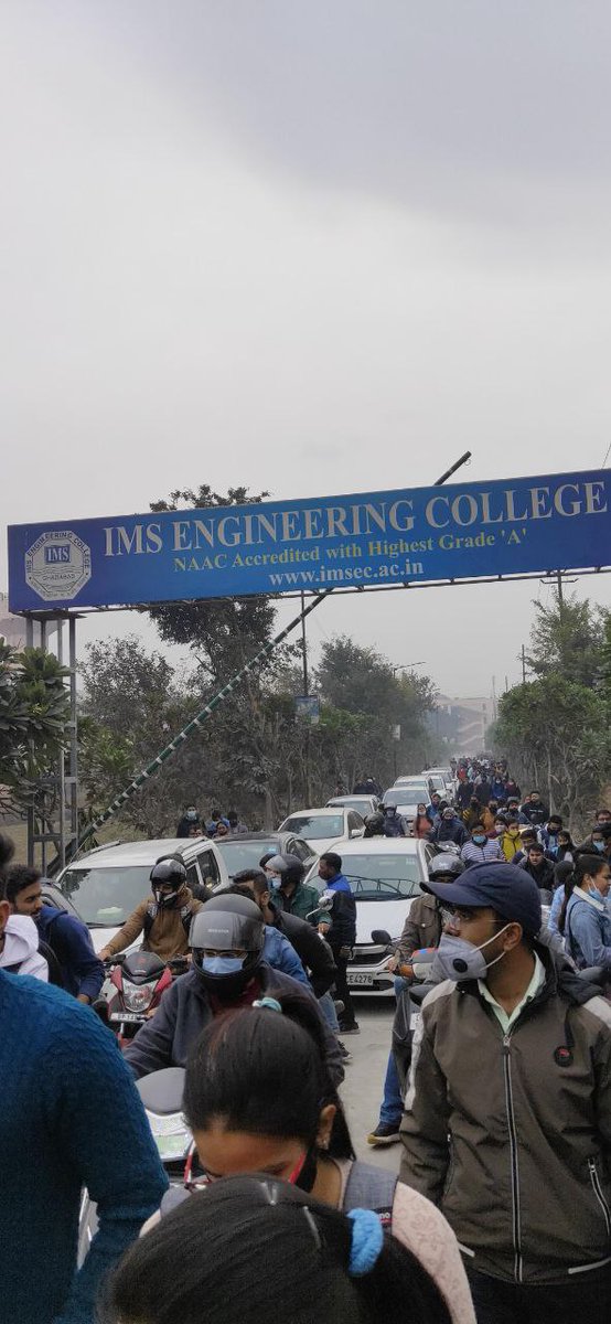 Panditainn's tweet photo. So have a look at @AKTU_Lucknow Covid-19 protocol and precautions for their students....how wonderful! Be ready for it's consequences everyone.

#AKTUStudentsLiveMatters 
#एकेटीयू_ऑनलाइन_परीक्षा https://t.co/tR7HMiqoqL