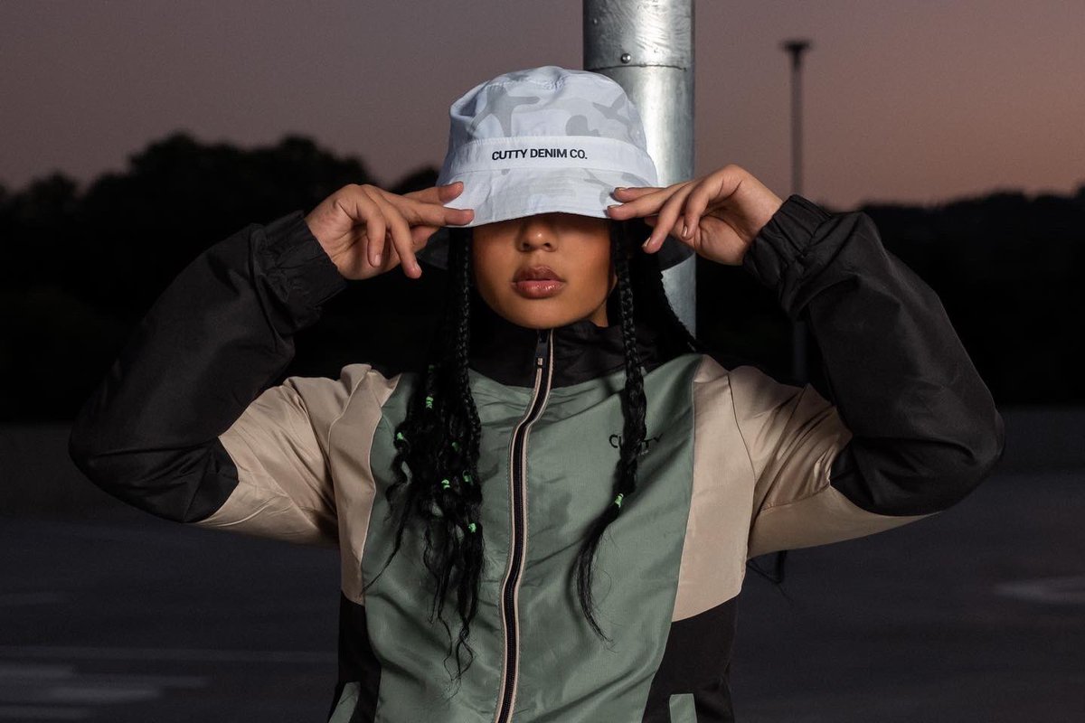Summer nights - a social campaign for <a href="/CUTTYafrica/">CUTTYafrica</a>.

Thanks to the team for helping me bring this to life. Appreciate all of you! 💯

Creative Direction: Dominic Korb
Photography: Dominic Korb
Talent: <a href="/bleachbomb_/">BLEACHBOMB_</a> + @UnamiKombanie