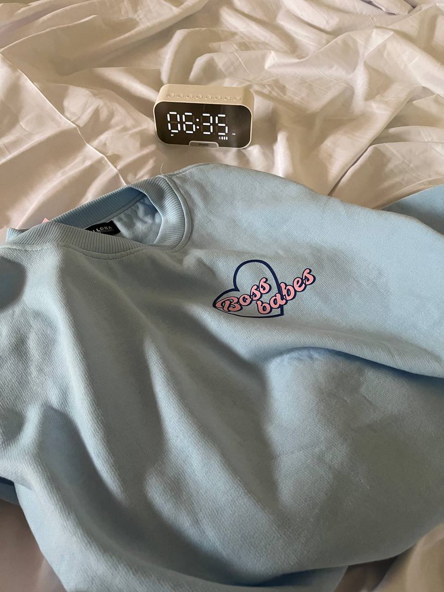 Abellona_co's tweet photo. Hi girlss, ada yang suka pakai sweatshirt tak kat sini? I nak bagi free je! 

Just RT this tweet! I’ll announce the lucky girl on 1/1/2022 ❤️ https://t.co/lod3oJUrr2