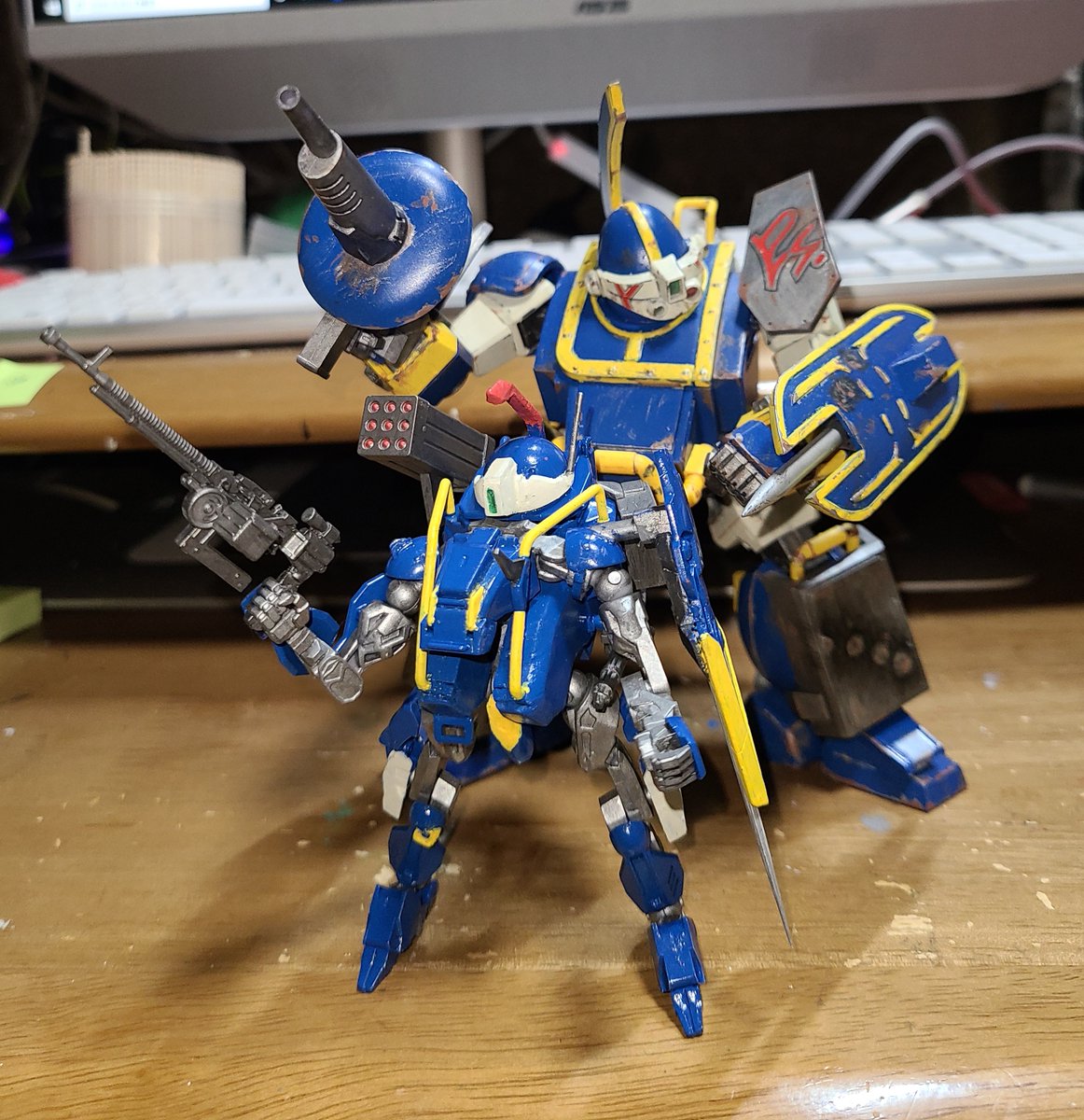 shin_sakekas's tweet photo. おおまかに完成?
まぁまぁいい感じじゃあないですかね
トサカが赤いのはちゃんと意味あります。自分勝手な設定ですがね(*´з`)
#EXOFRAME https://t.co/lnZsJijbrM