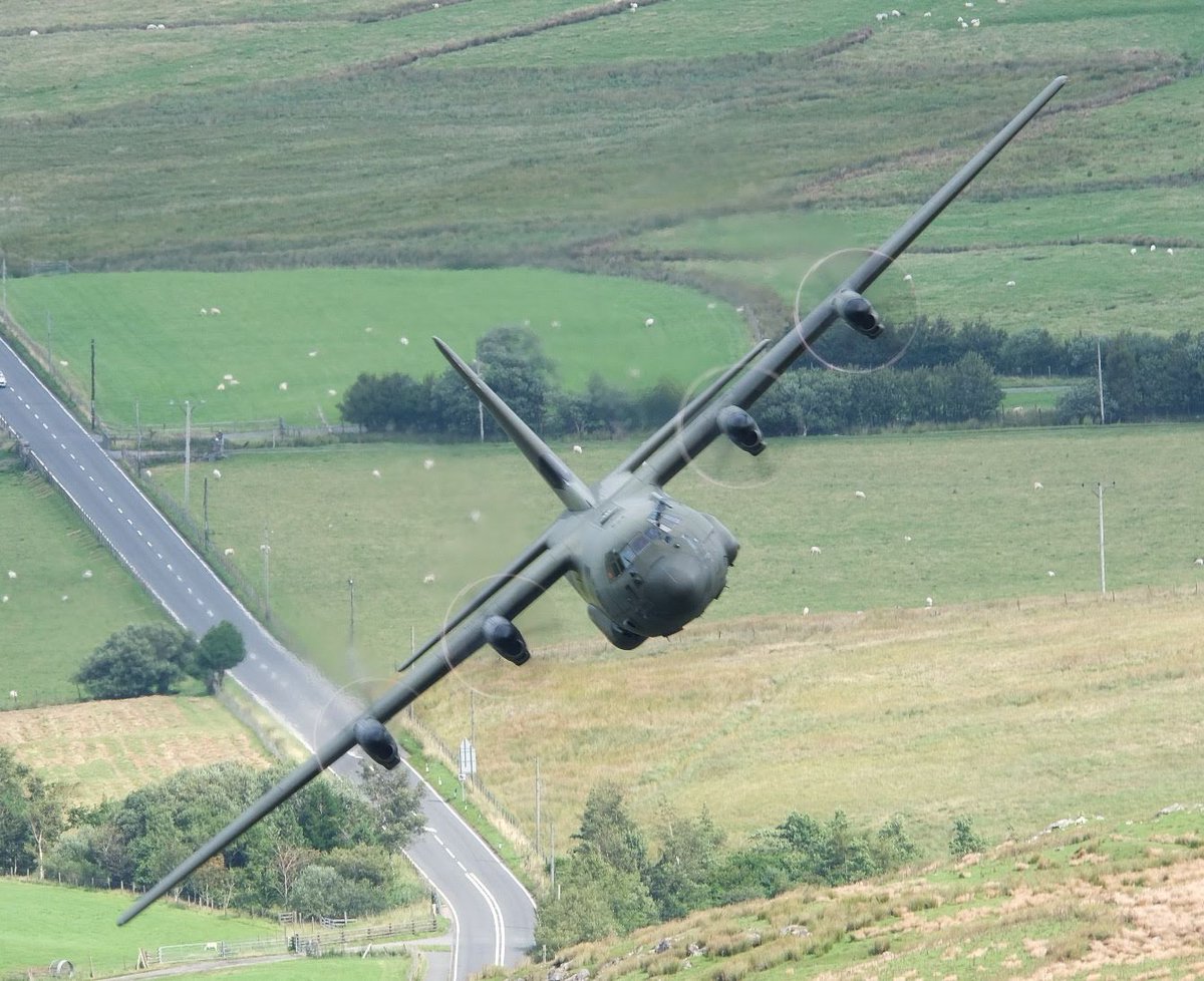 Time for No.4 of my favorite images on <a href="/endaburke81/">Enda Burke</a> #AvGeek top 10 goes to another from the Mach loop featuring the stunning <a href="/RoyalAirForce/">Royal Air Force</a> Herc from <a href="/RAFBrizeNorton/">RAF Brize Norton</a> transiting through the loop back in August