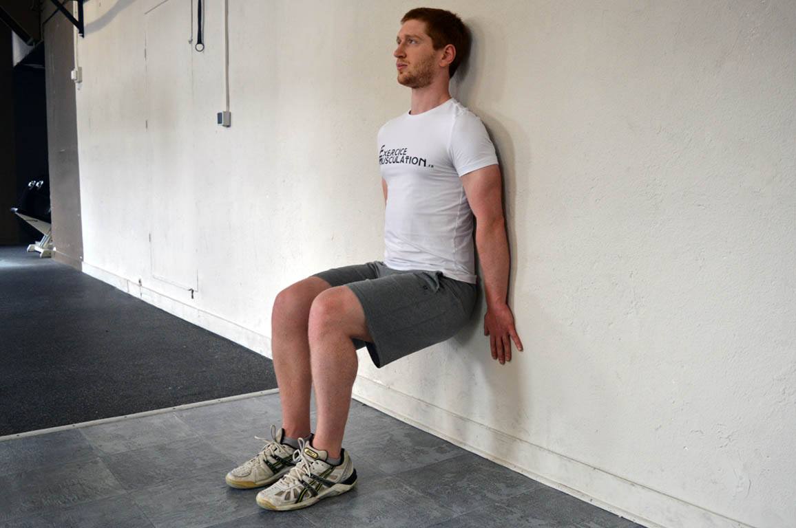 JuCarnon's tweet photo. Cet exercice de musculation s'appelle "boire une bière quand il n'y a plus de chaise libre" https://t.co/YQxddEQoD8