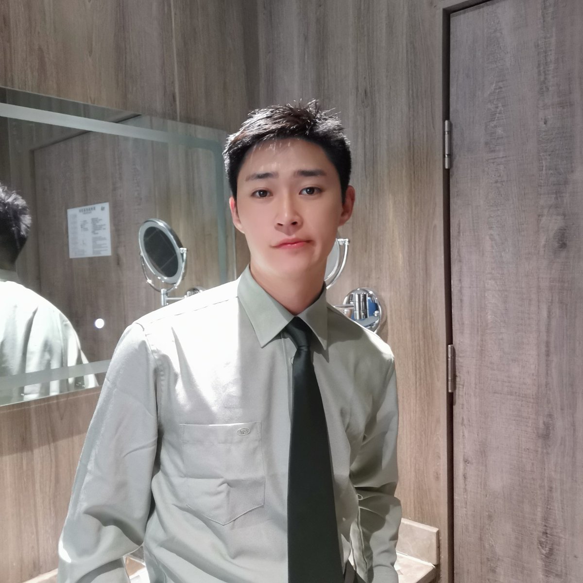 go51Zi2p8ksoCjn's tweet photo. 好冷呀 https://t.co/6dnEEDJSGU