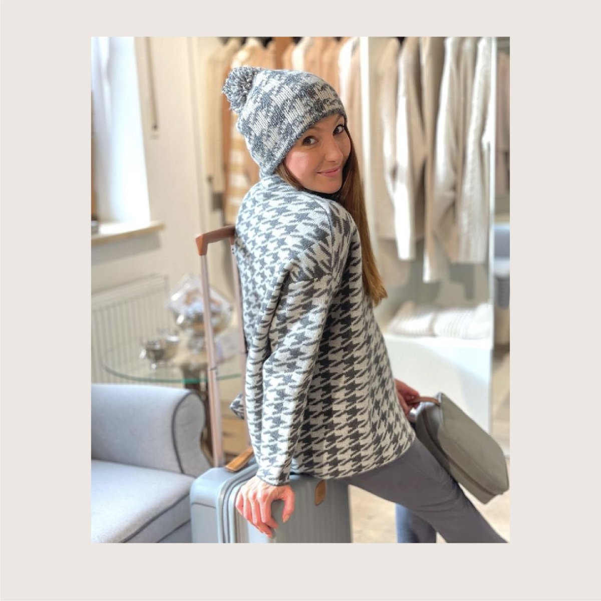 bricsmilanome's tweet image. Are you ready for the Holidays? Can't go anywhere without the Life trolley.

Special thanks to @stylisches_landei

#bricsmilano #itravelbrics #contemporarystyle #longevity #outfit #excellent #elegance #lifecollection @DFCdubai