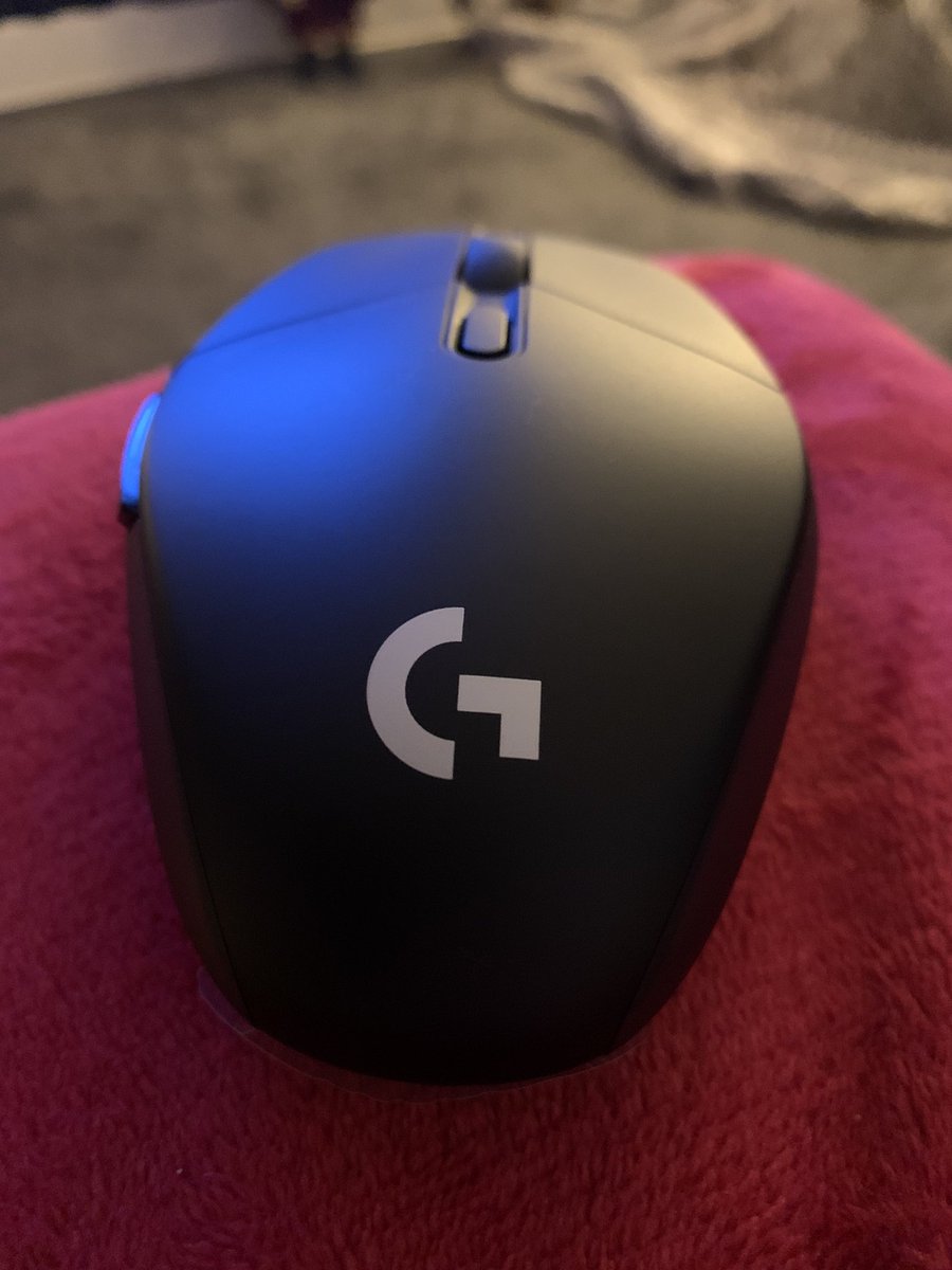 wozfps's tweet photo. @LogitechG @shroud @michirage Coming from the g pro super light and for claw grip this thing is amazing! https://t.co/BSG25PxqAP