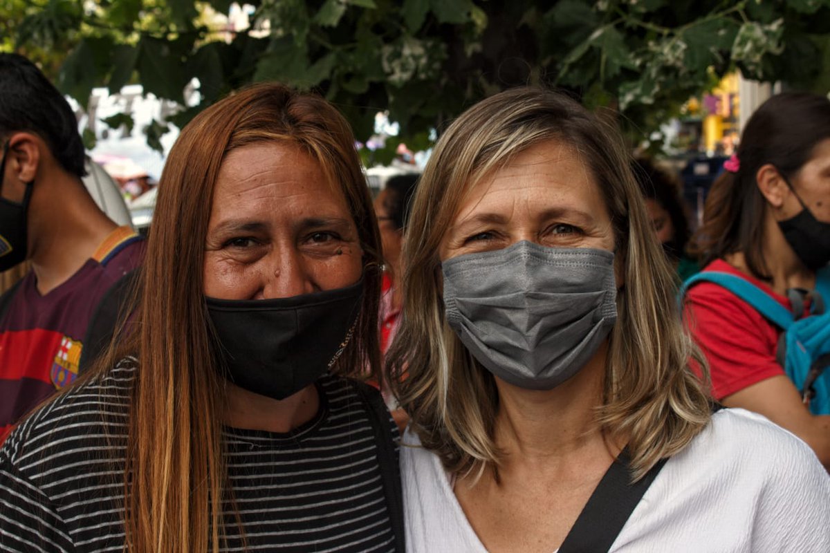 myriambregman's tweet photo. Con Marcela del Barrio Nueva Unión nuevamente en la calle ✊. https://t.co/C9QBYiDdrI