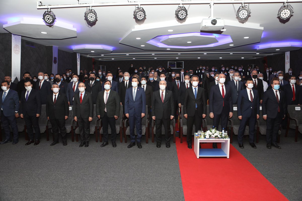 VeyselSahinMhp's tweet photo. Adalet Bakanımız Sn. Abdülhamit Gül ve Milli Eğitim Bakanımız Sn. Mahmut Özer’in katılımlarıyla gerçekleşen Foça Açık Ceza İnfaz Kurumu Adalet Mesleki Eğitim Merkezi'nin açılış törenine, İl Yönetim Kurulu Üyelerimiz ve İlçe Başkanlarımız ile birlikte katıldık. https://t.co/UEyd0Ysokl