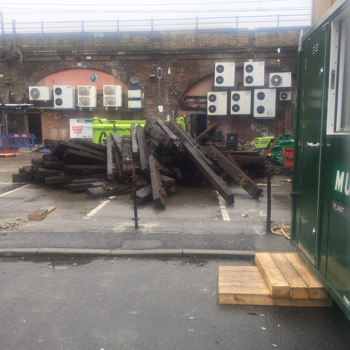 xirfan's tweet image. Adding an image of old sleepers if that’s your thing #networkrail #londonrail #dlr