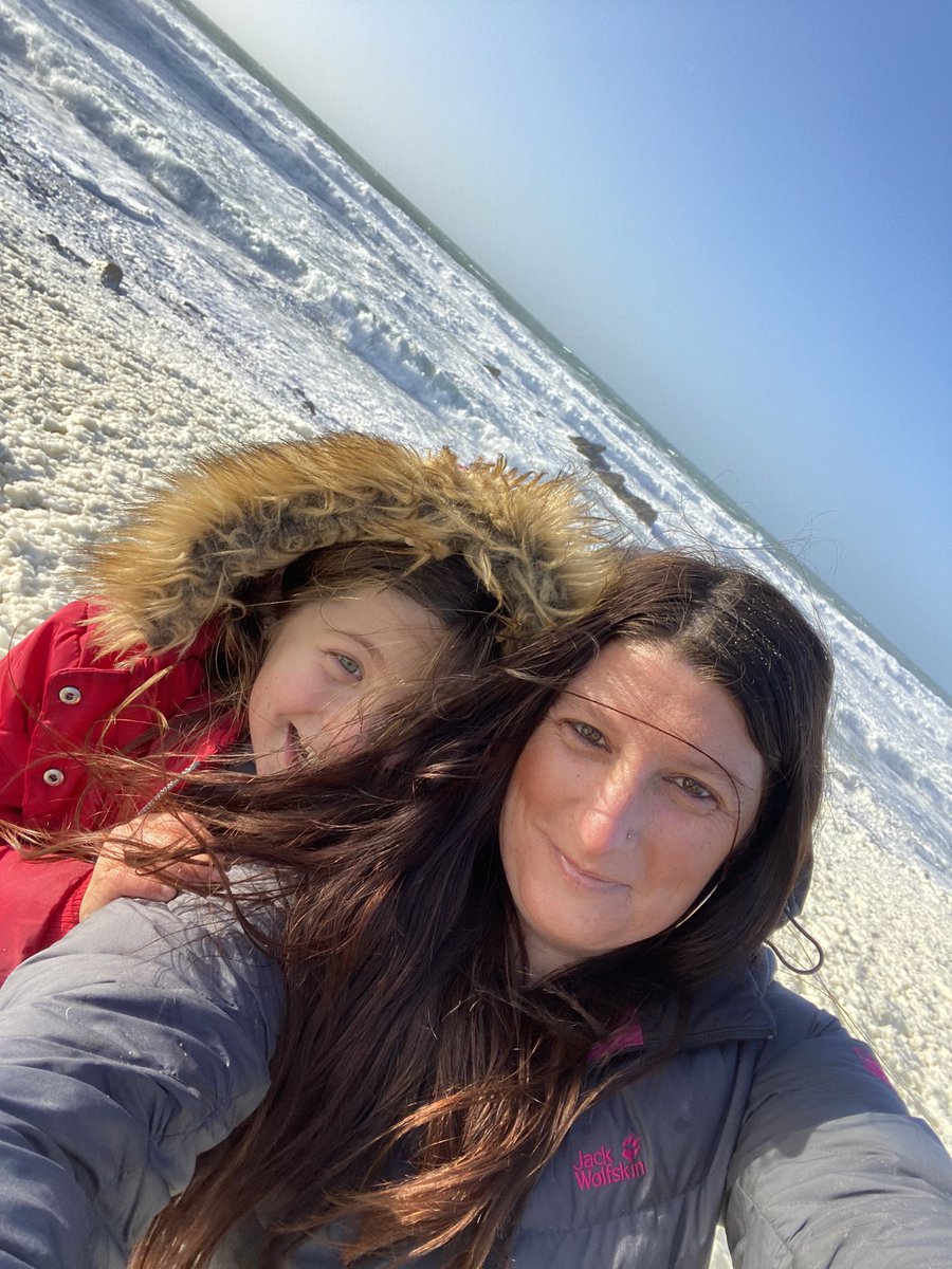 shreeve_jo's tweet photo. Bit of Cornish snow this morning 😍🌊
#Seafoam #Cornwall #Cornishsnow #Churchcove #Beach #Sea https://t.co/RhYwWCiNQt