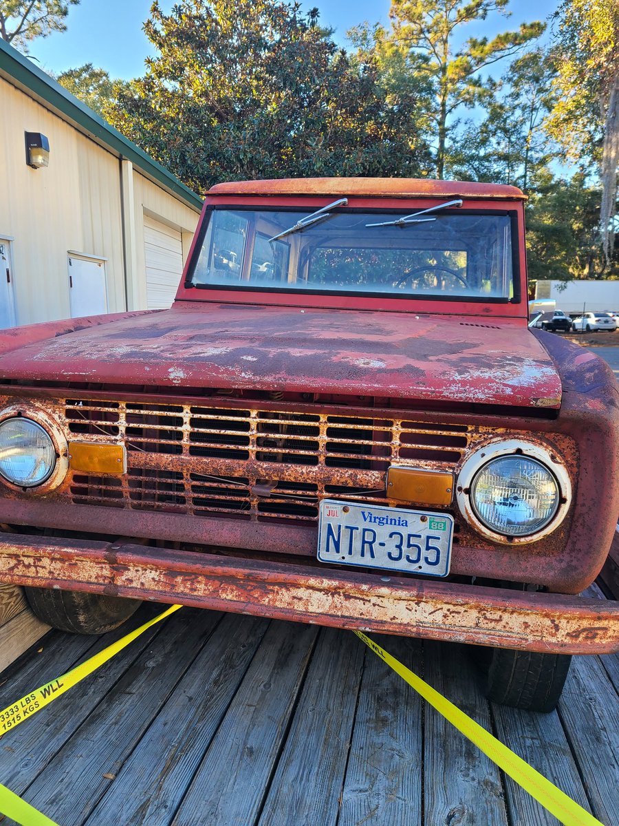 1cheflee's tweet photo. @jimfarley98 @FordMustang Should of seen when they gave me this project. https://t.co/WIrli0HwZ2