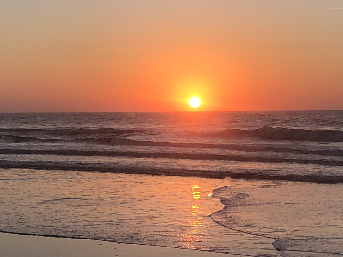 MMoore_hoops's tweet image. Good morning! Stay safe. #SunsetBeach @WXIIJackie @Em_I_Am @JustinMcKeeWx @EdPiotrowski @medwick @ChrissyKohler @LeeHaywoodWX @helenholt123 @ramelcarpenter @donnagregorytv @RealSaltLife @StarboardRail @StormHour @ThePhotoHour @SPTNCLionsClub @neas_j0 @Christina4casts