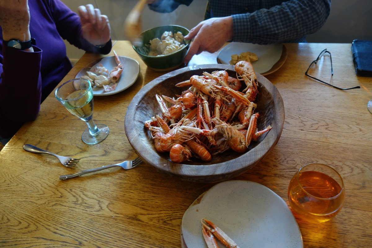 ourseas_scot's tweet photo. If you are going to eat #scallops or #prawns vote with your wallet and make sure they have been sustainably sourced by creeling or diving - not by trawling or dredging  which damages biodiversity and carbon sinks. Ask your fishmonger if you are not sure.
#InshoreLimit https://t.co/uKXgadJkSJ