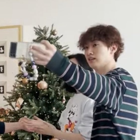 Donghae           🤝         Hyukjae
